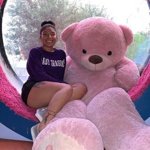 Meet your Posher, Lauren